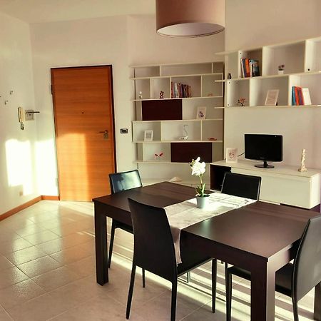 La Dolce Vita - Appartamento Con Parcheggio Privato Vicino Al Centro E All'Ospedale 아스티 외부 사진