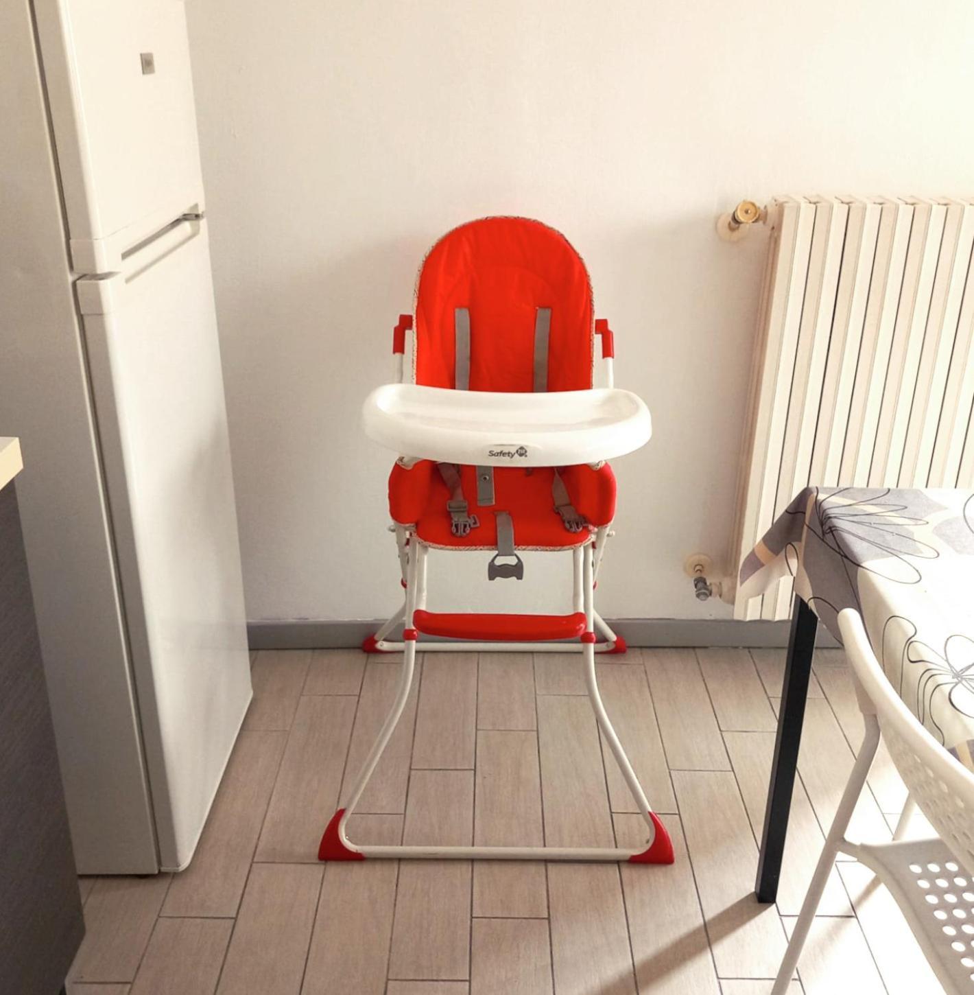 La Dolce Vita - Appartamento Con Parcheggio Privato Vicino Al Centro E All'Ospedale 아스티 외부 사진