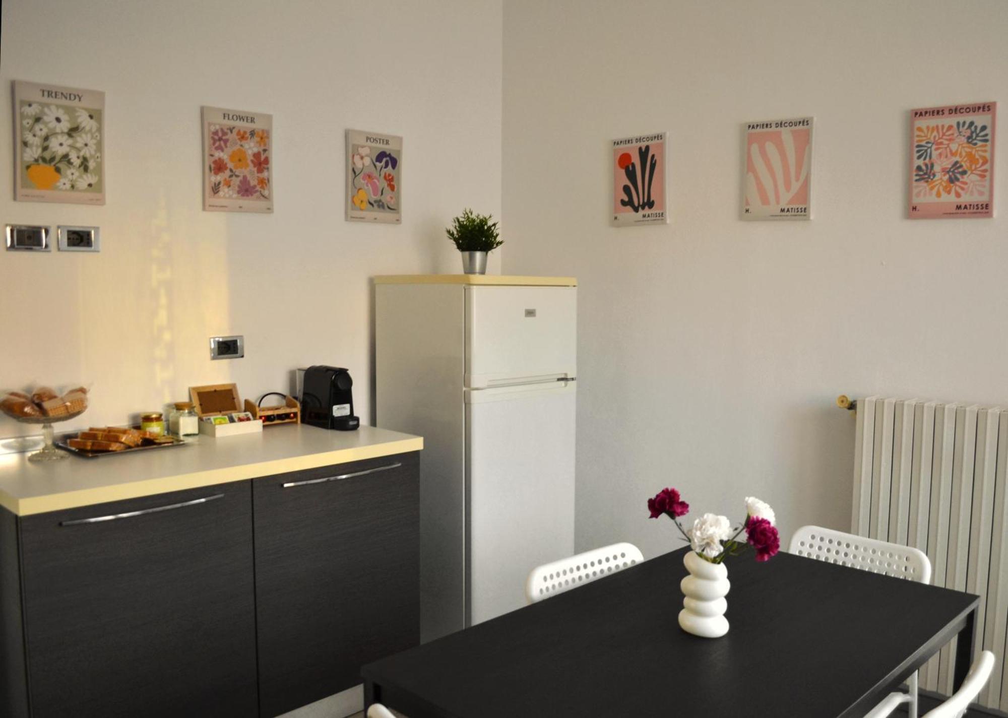 La Dolce Vita - Appartamento Con Parcheggio Privato Vicino Al Centro E All'Ospedale 아스티 외부 사진
