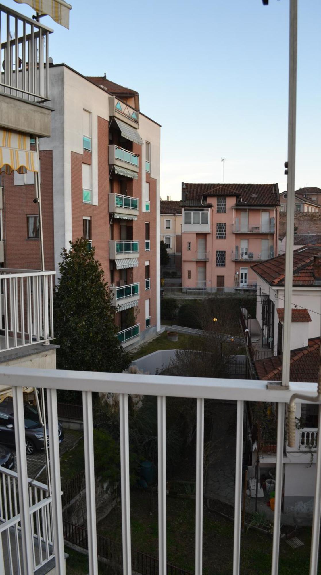 La Dolce Vita - Appartamento Con Parcheggio Privato Vicino Al Centro E All'Ospedale 아스티 외부 사진