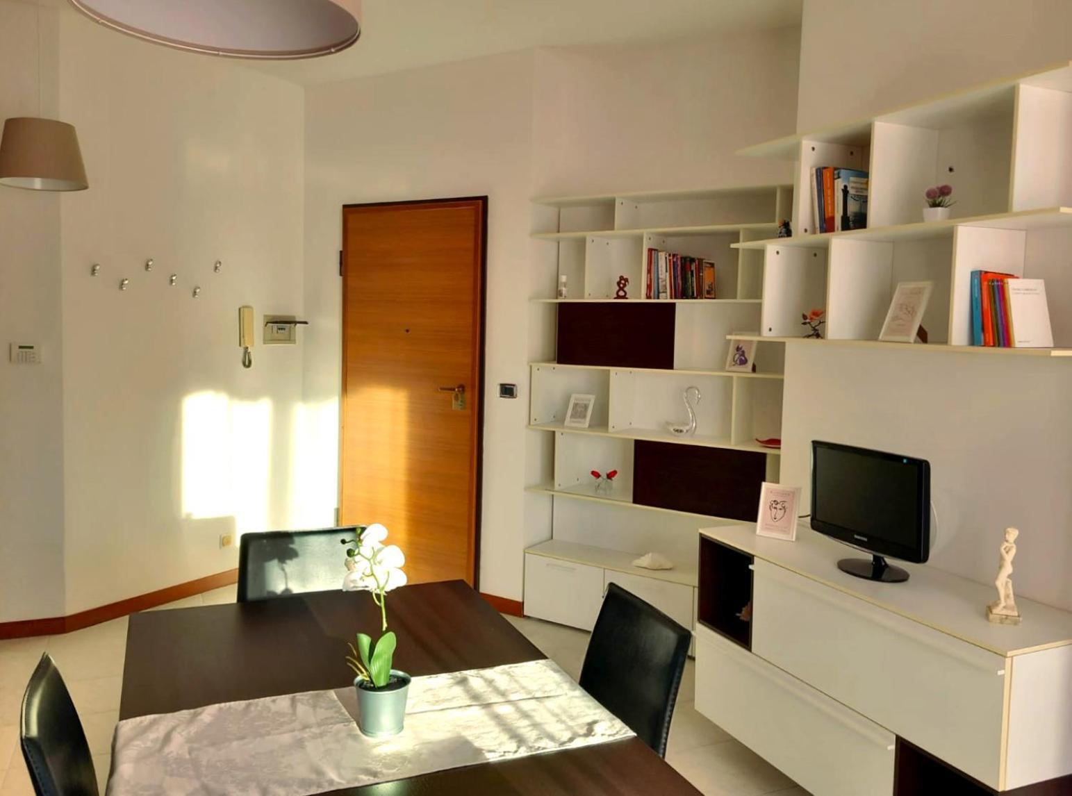La Dolce Vita - Appartamento Con Parcheggio Privato Vicino Al Centro E All'Ospedale 아스티 외부 사진